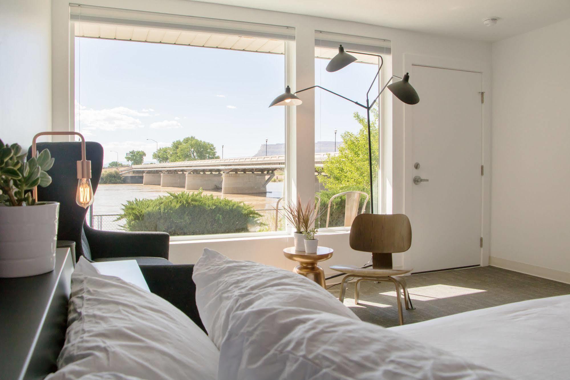 Skyfall Guestrooms Green River Bagian luar foto