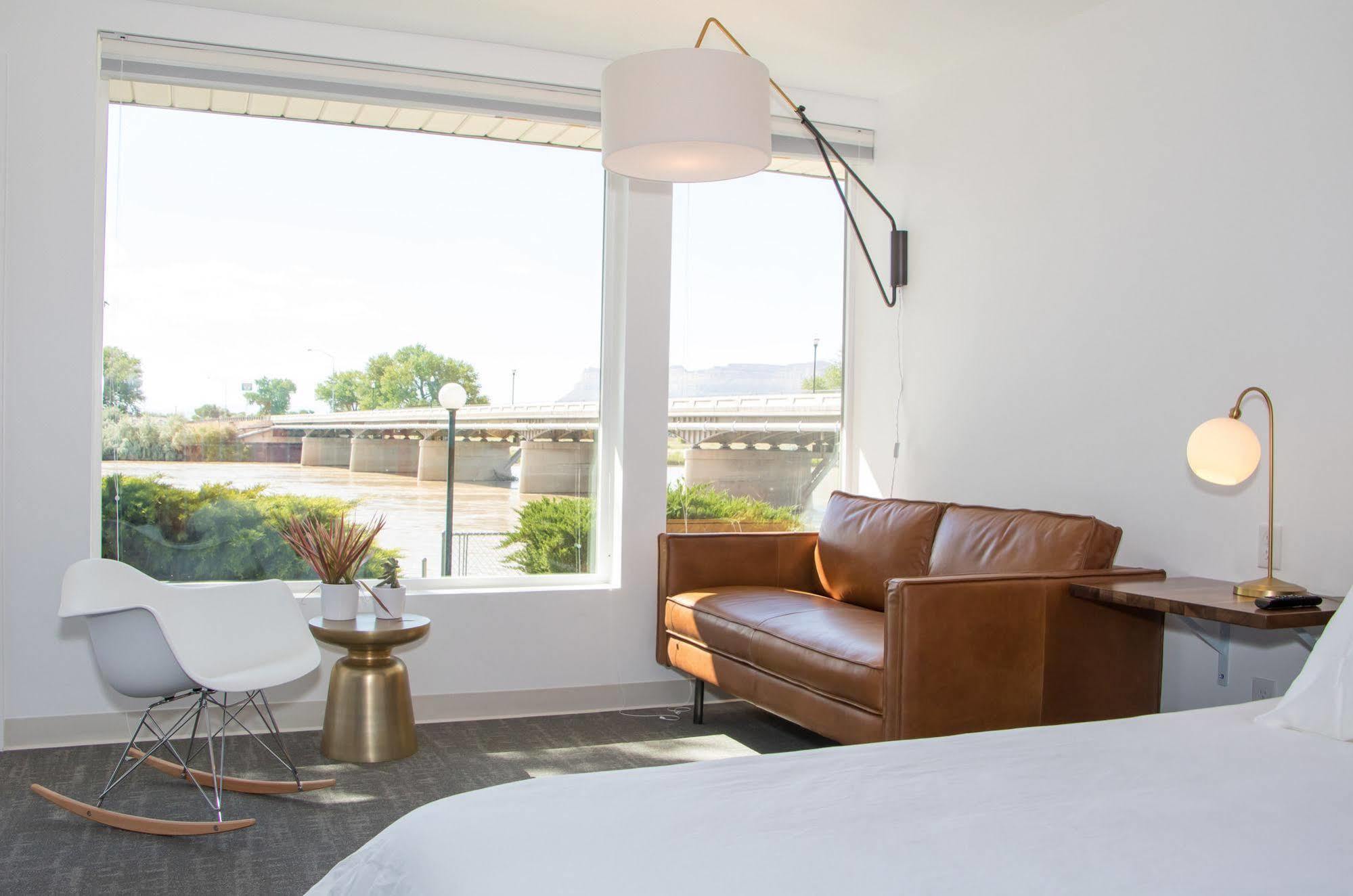 Skyfall Guestrooms Green River Bagian luar foto