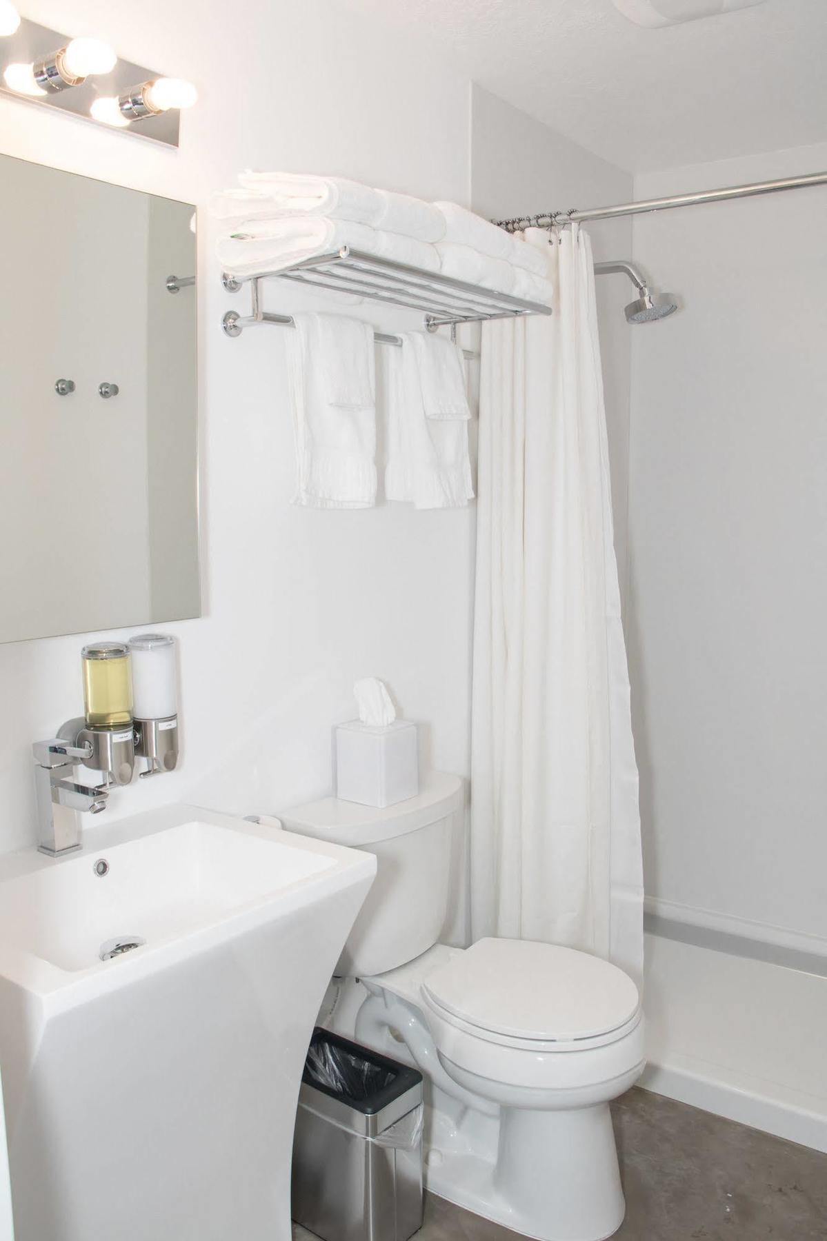 Skyfall Guestrooms Green River Bagian luar foto