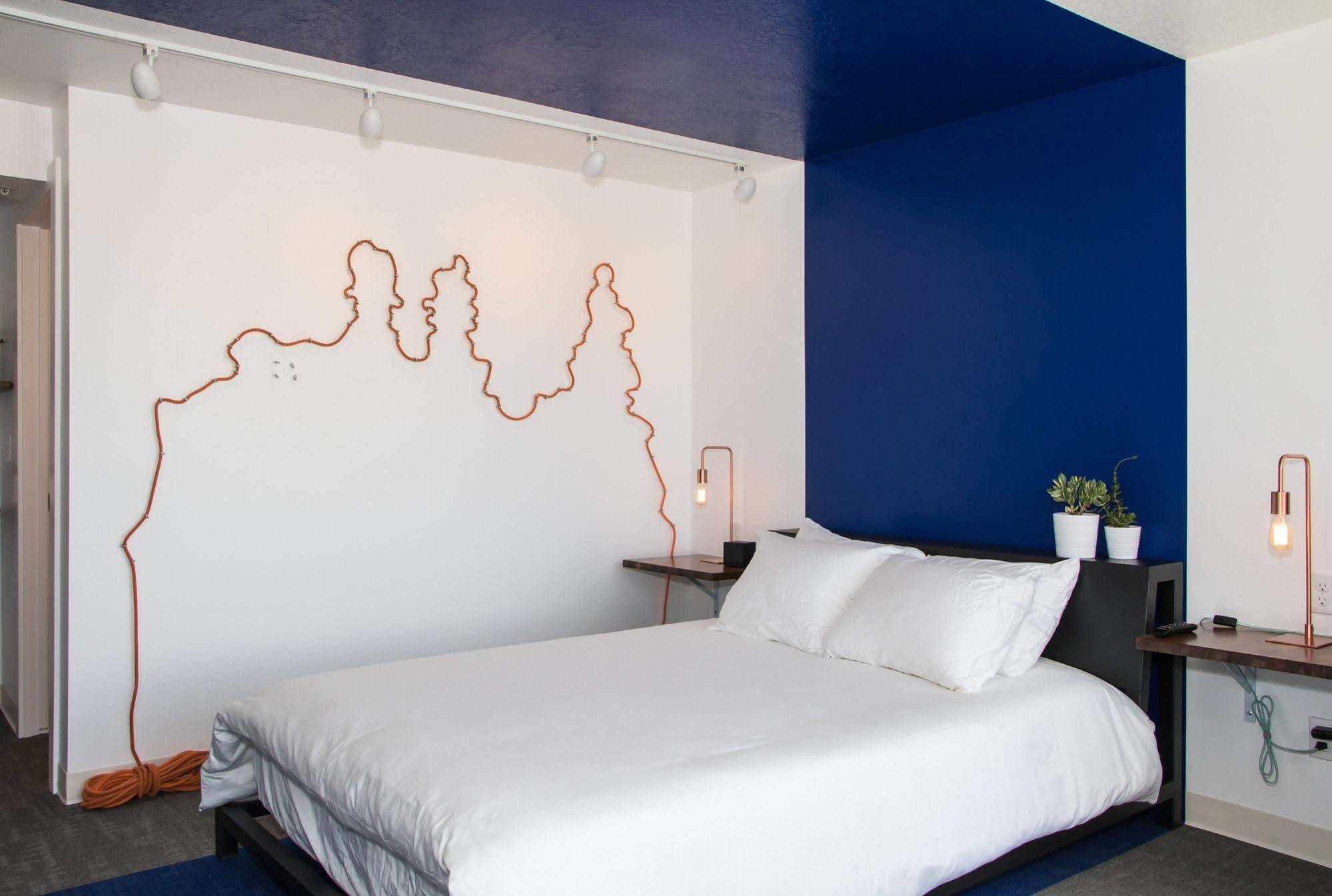 Skyfall Guestrooms Green River Bagian luar foto